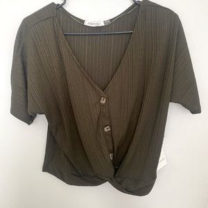 Emerette women’s green crop top
